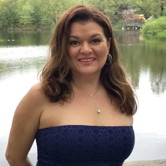 Meet your Posher, Vivian - Picture 1 of 1